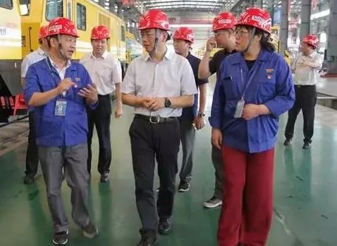 湖北省督查组、省税务局副局长杨绪春一行莅临半岛电竞(中国)半岛有限公司官网重工参观考察