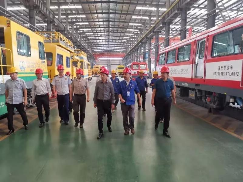襄州区领导莅临半岛电竞(中国)半岛有限公司官网重工开展国庆节前安全生产大检查