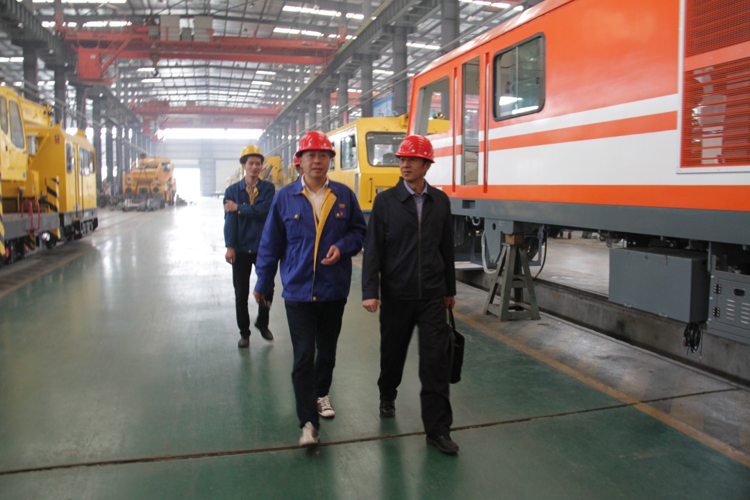 襄州区委常委、公安分局局长裴东海莅临半岛电竞(中国)半岛有限公司官网指导党建工作